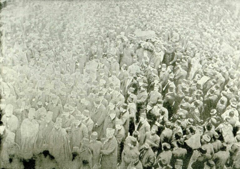 Öldürülen gazeteciler ve o ilk kurşun Hasan Fehmi Bey’in cenaze töreni / Mart 1909 tarihli Resimli Kitab dergisi